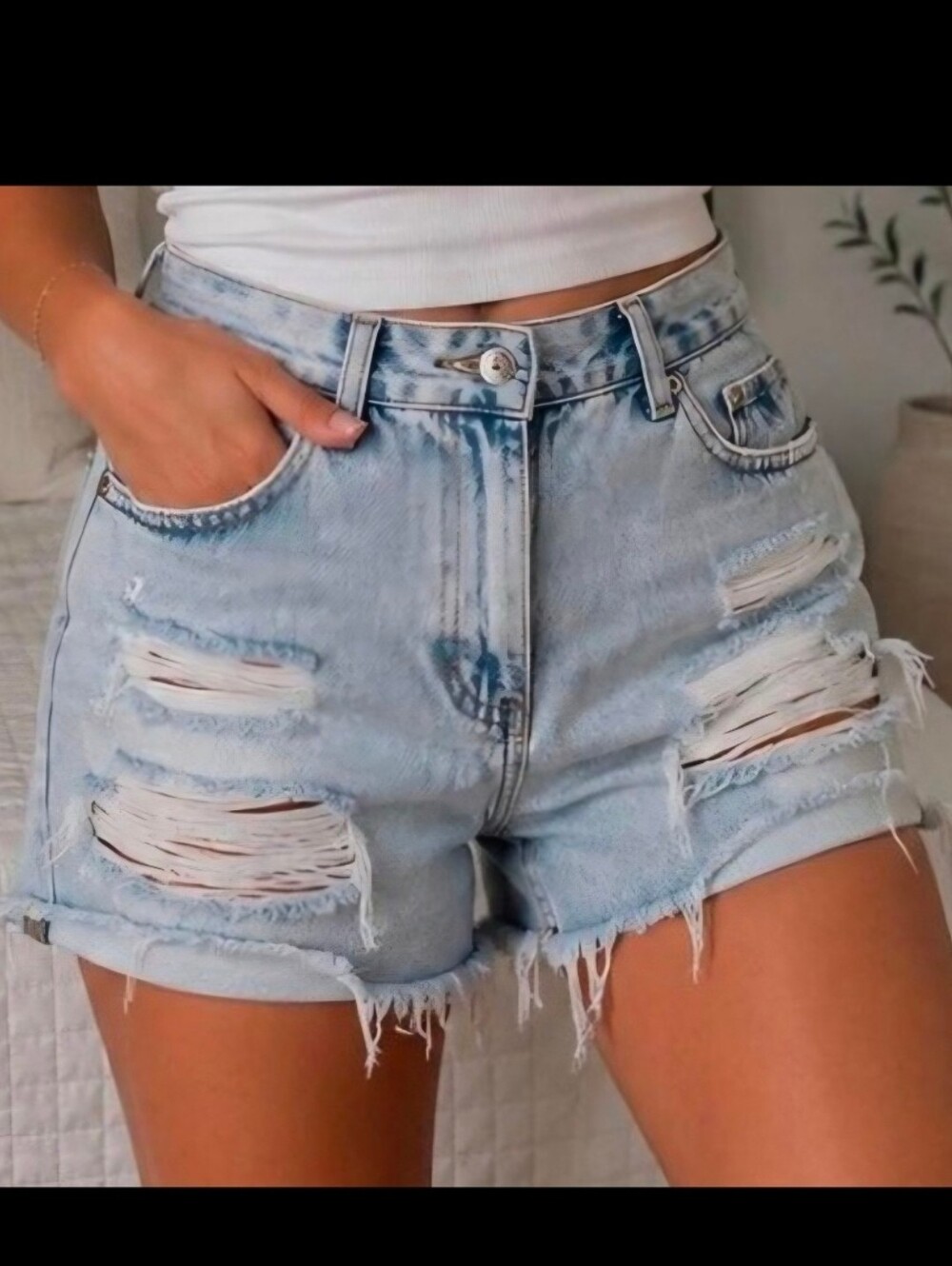 American Eagle Mom Denim Jean Shorts Distressed Shredded Fade Sz 2
